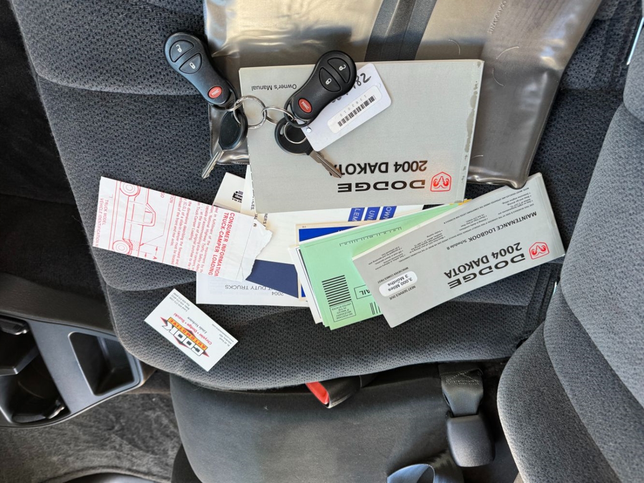 Dodge Dakota SLT Club Cab 4WD 2004