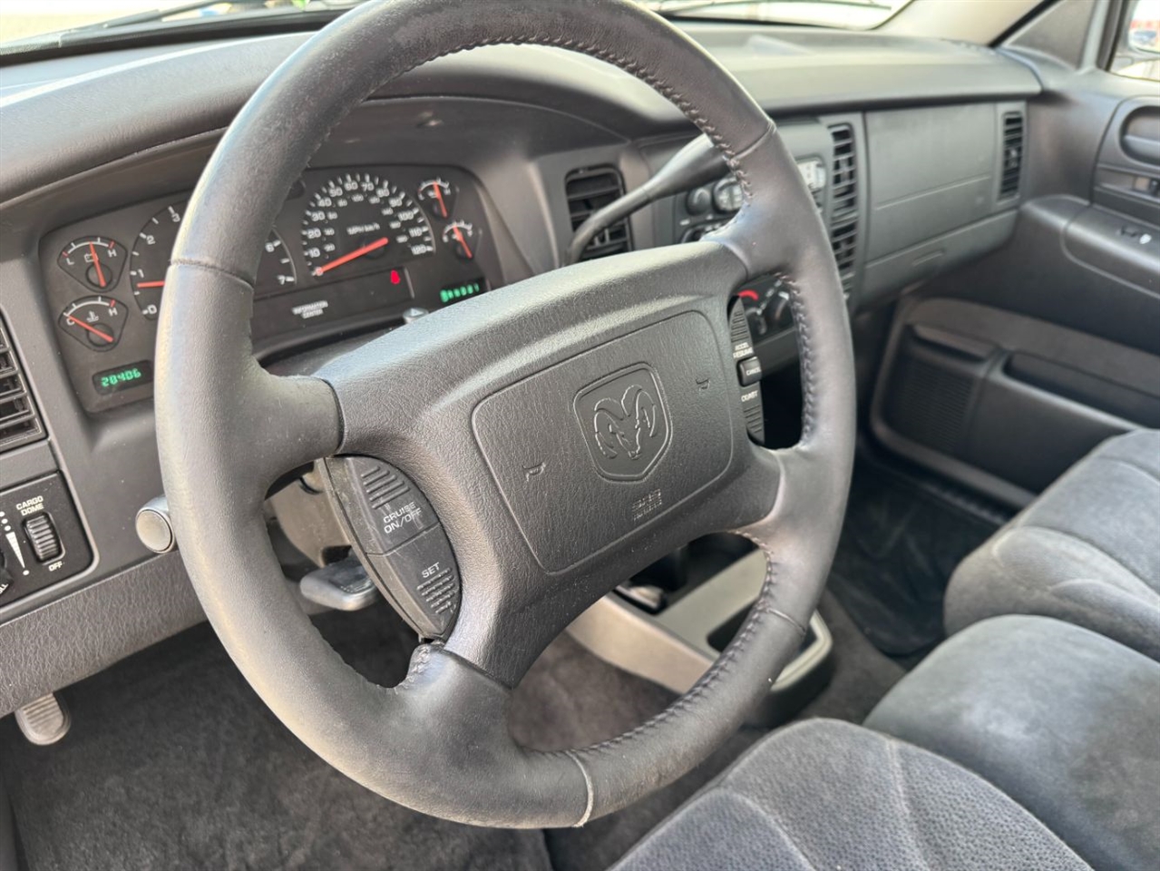 Dodge Dakota SLT Club Cab 4WD 2004