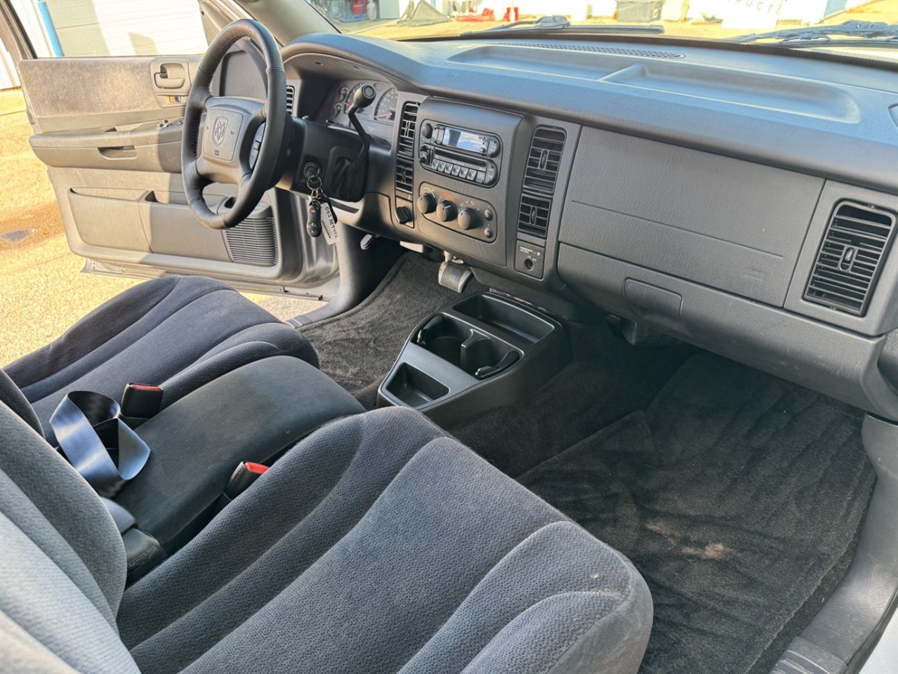 Dodge Dakota SLT Club Cab 4WD 2004