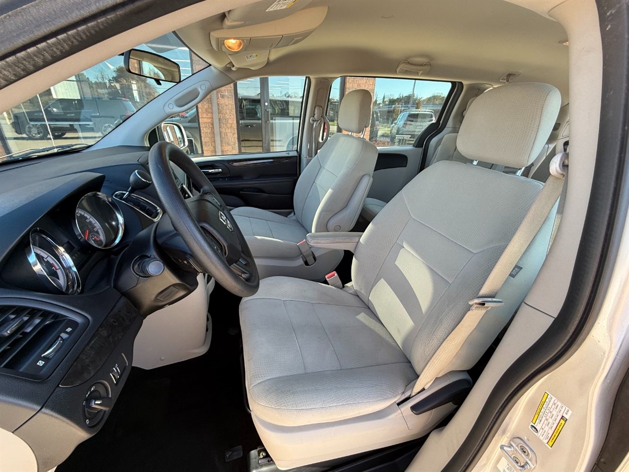 Dodge Grand Caravan SE 2012