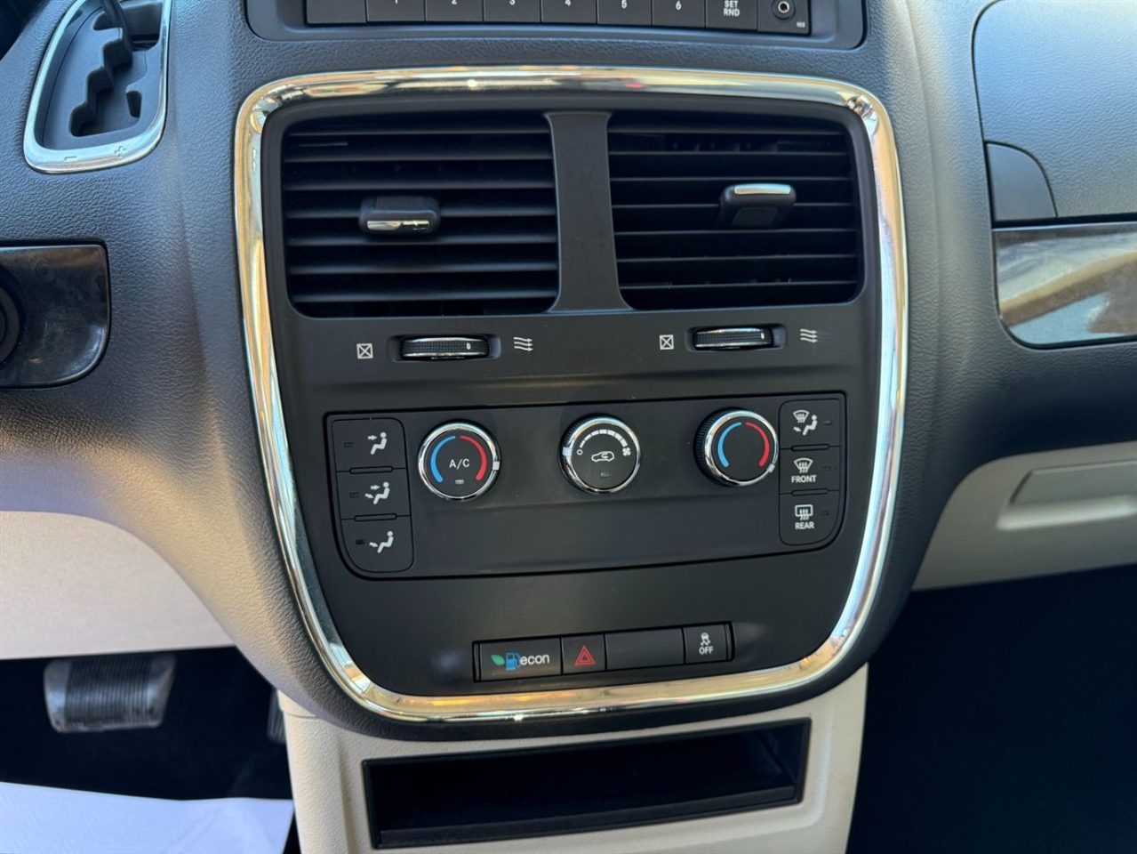 Dodge Grand Caravan SE 2012