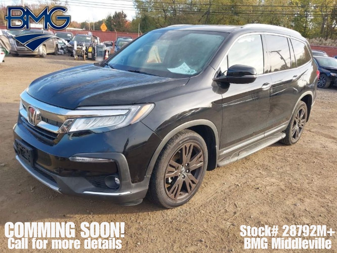 2022 Honda Pilot Touring AWD w/Rear Captains Chairs