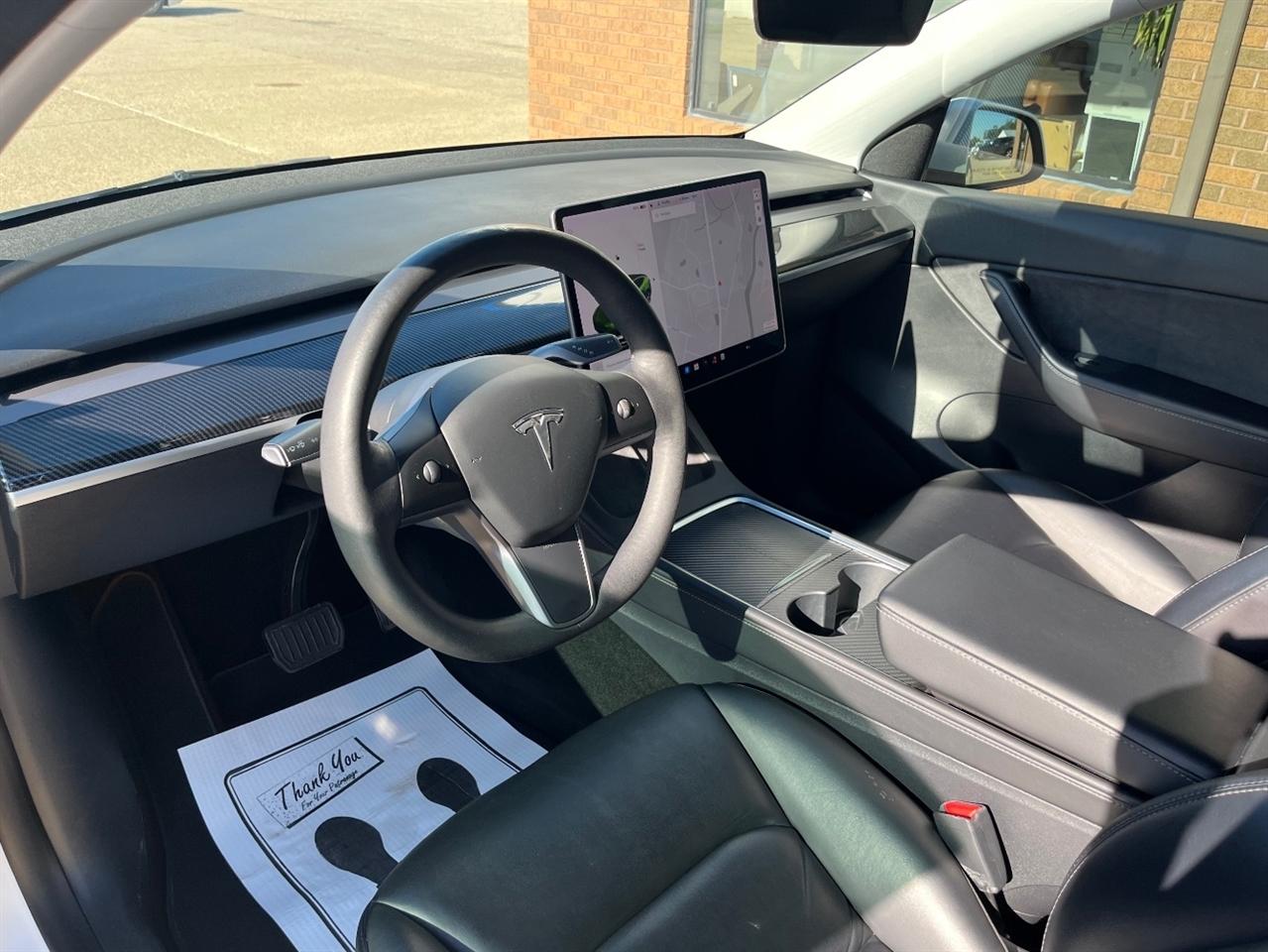 Tesla Model Y photo 9