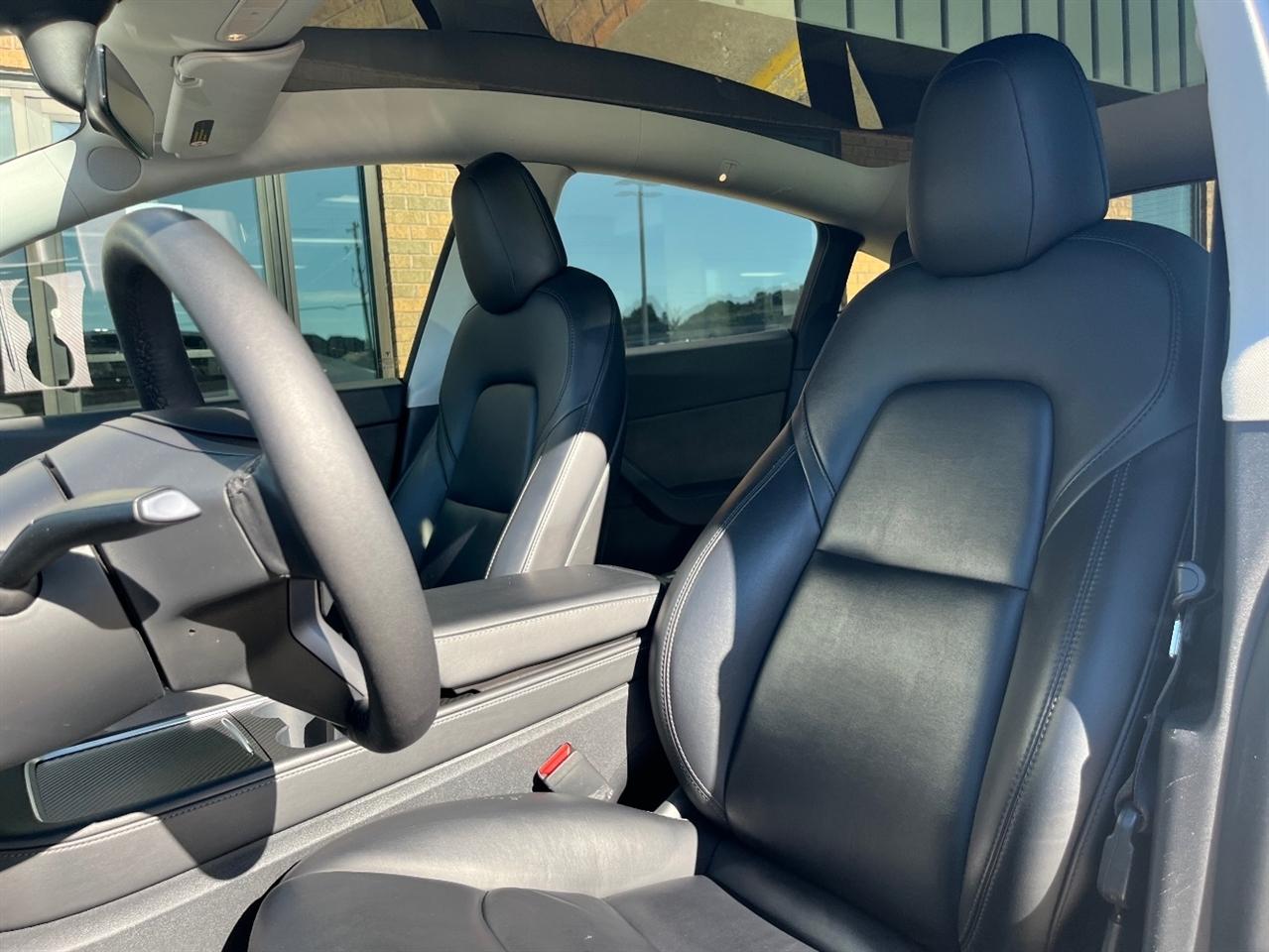 Tesla Model Y photo 13