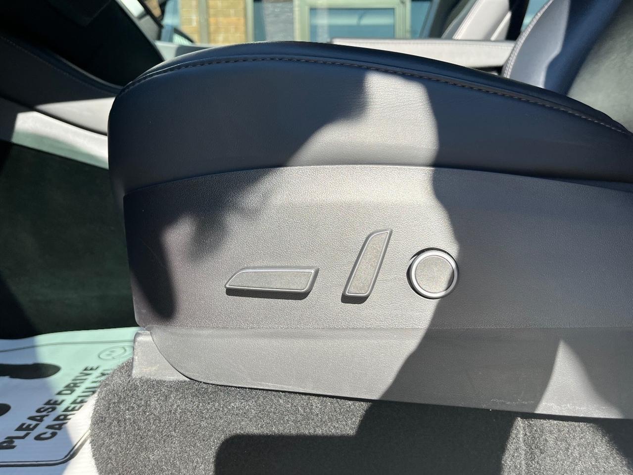 Tesla Model Y photo 16