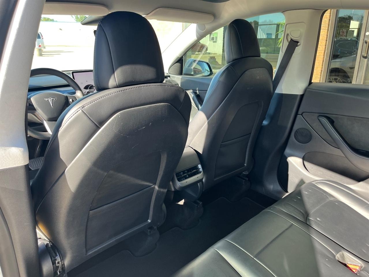 Tesla Model Y photo 21
