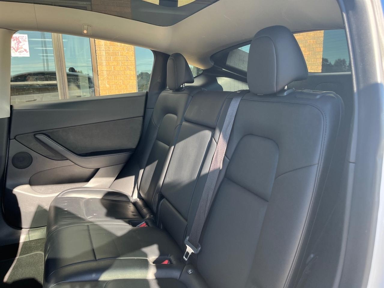Tesla Model Y photo 25