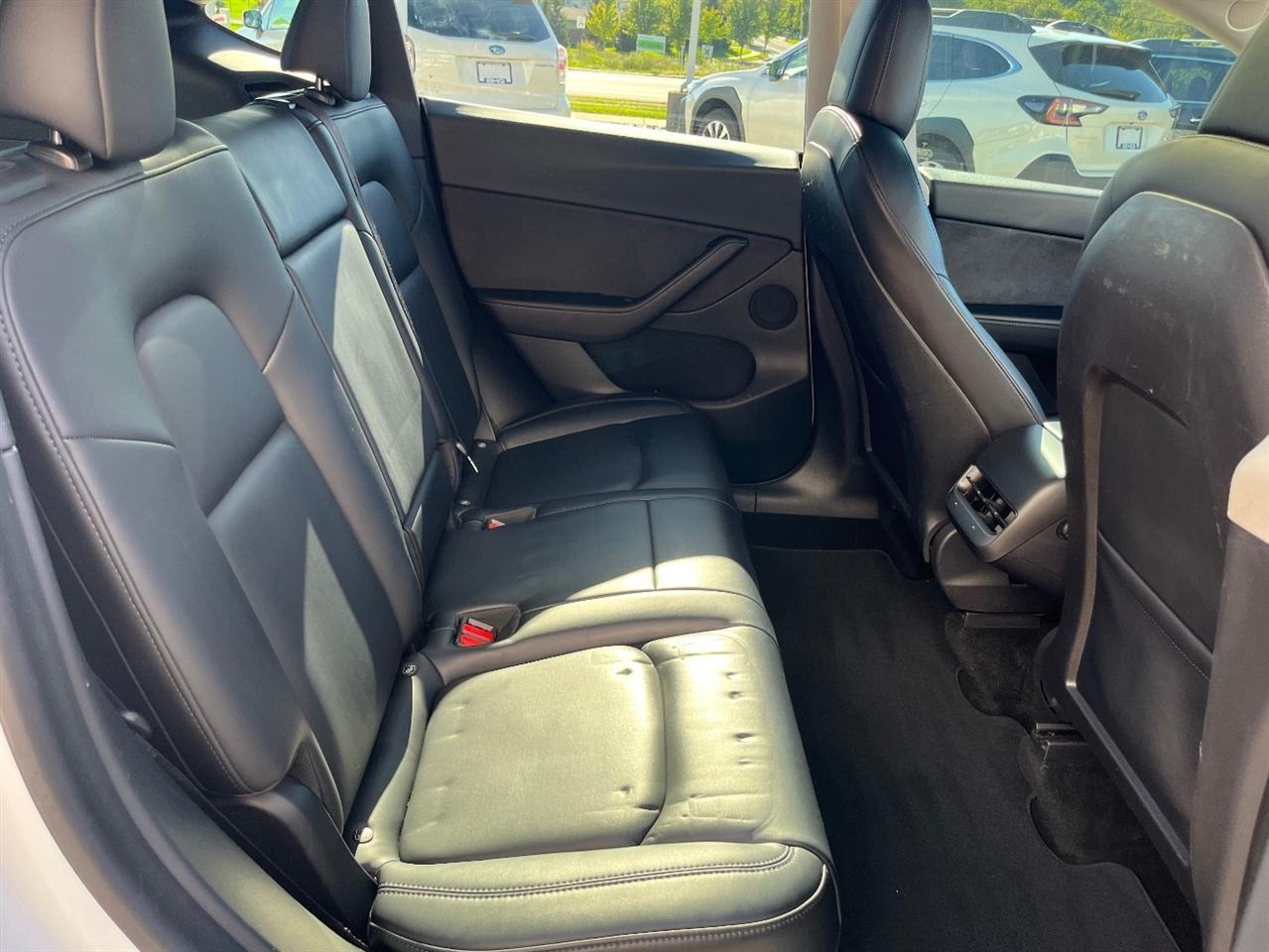 Tesla Model Y photo 31