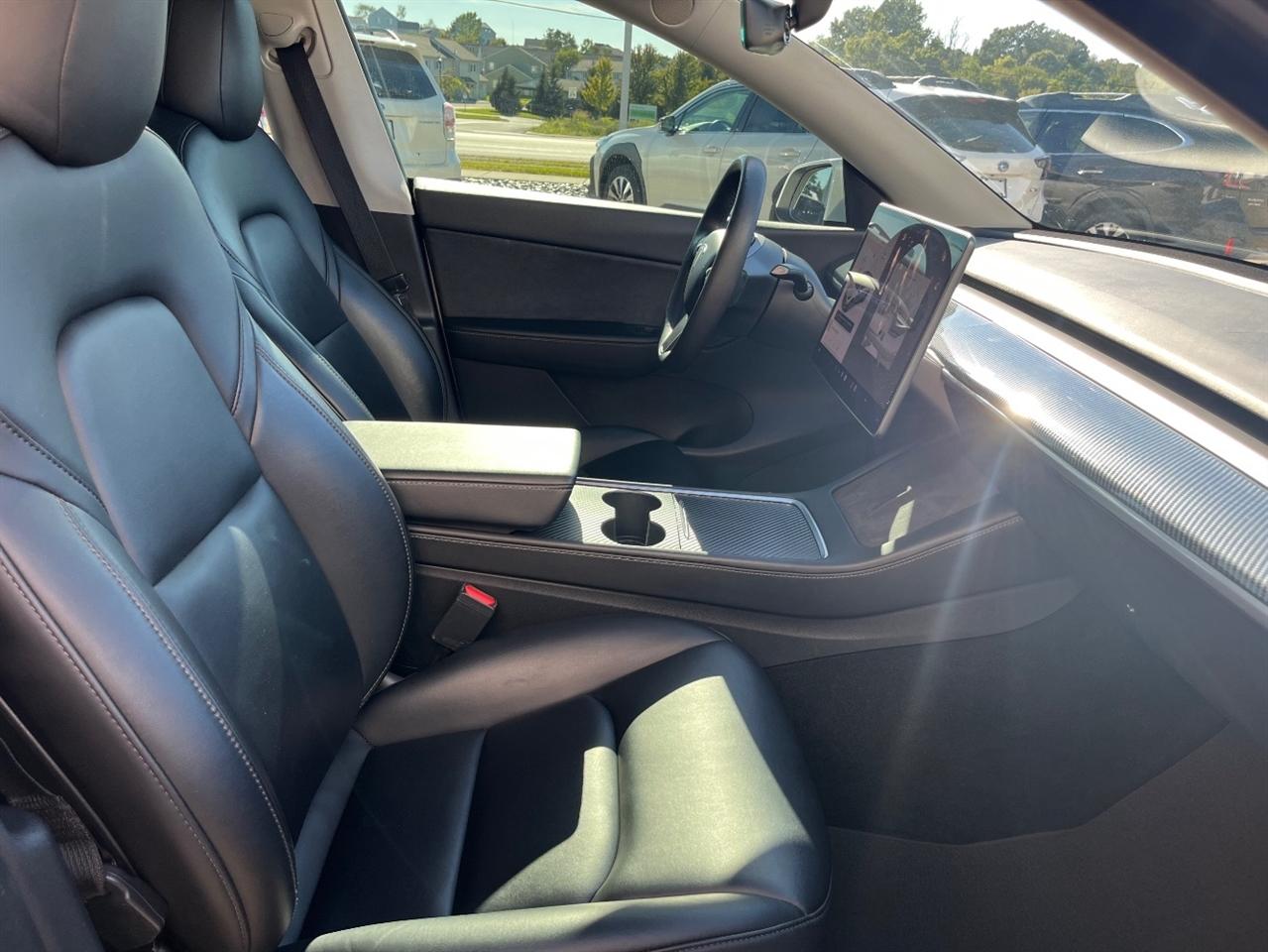 Tesla Model Y photo 34