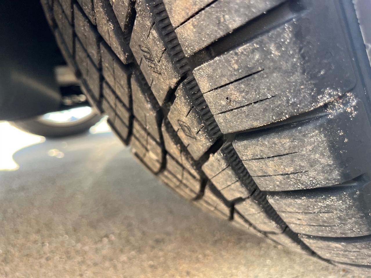 Tesla Model Y photo 35