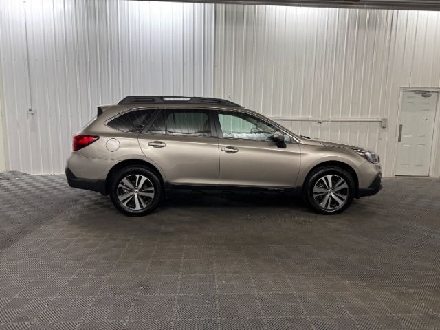 2018 Subaru Outback 3.6R Limited photo 24