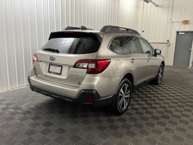 2018 Subaru Outback 3.6R Limited photo 25