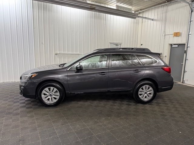 2019 Subaru Outback 2.5i Premium photo 2