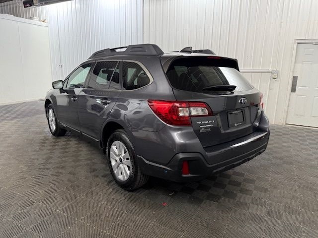 2019 Subaru Outback 2.5i Premium photo 3