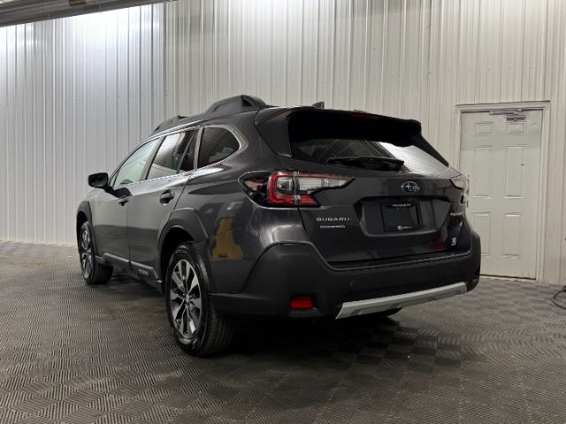 Subaru Outback  2023