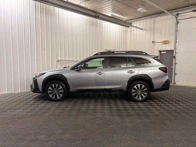 Subaru Outback  2023