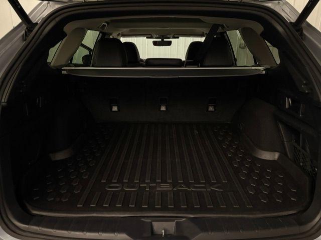 Subaru Outback  2023