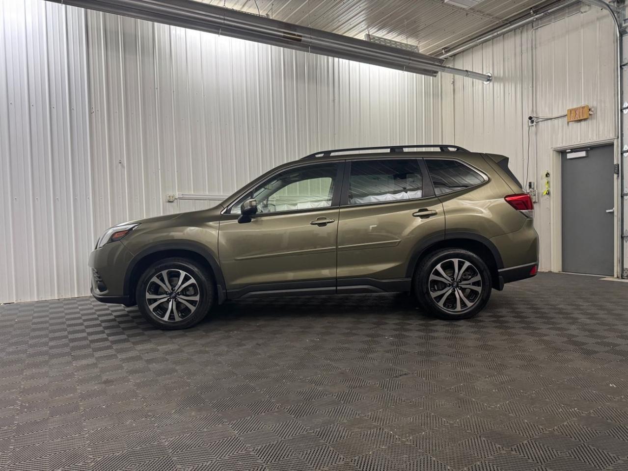 Subaru Forester photo 2