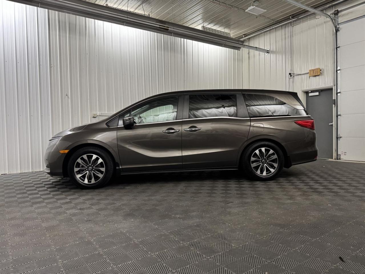 Honda Odyssey photo 2