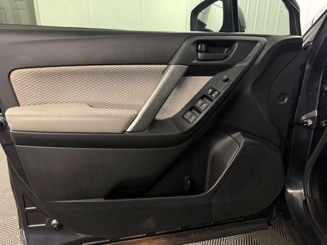 Subaru Forester photo 6