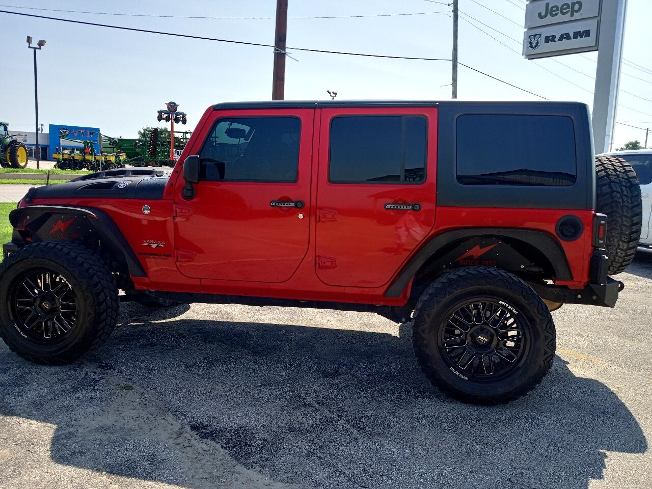 2017 Jeep Wrangler Unlimited Sahara photo 3