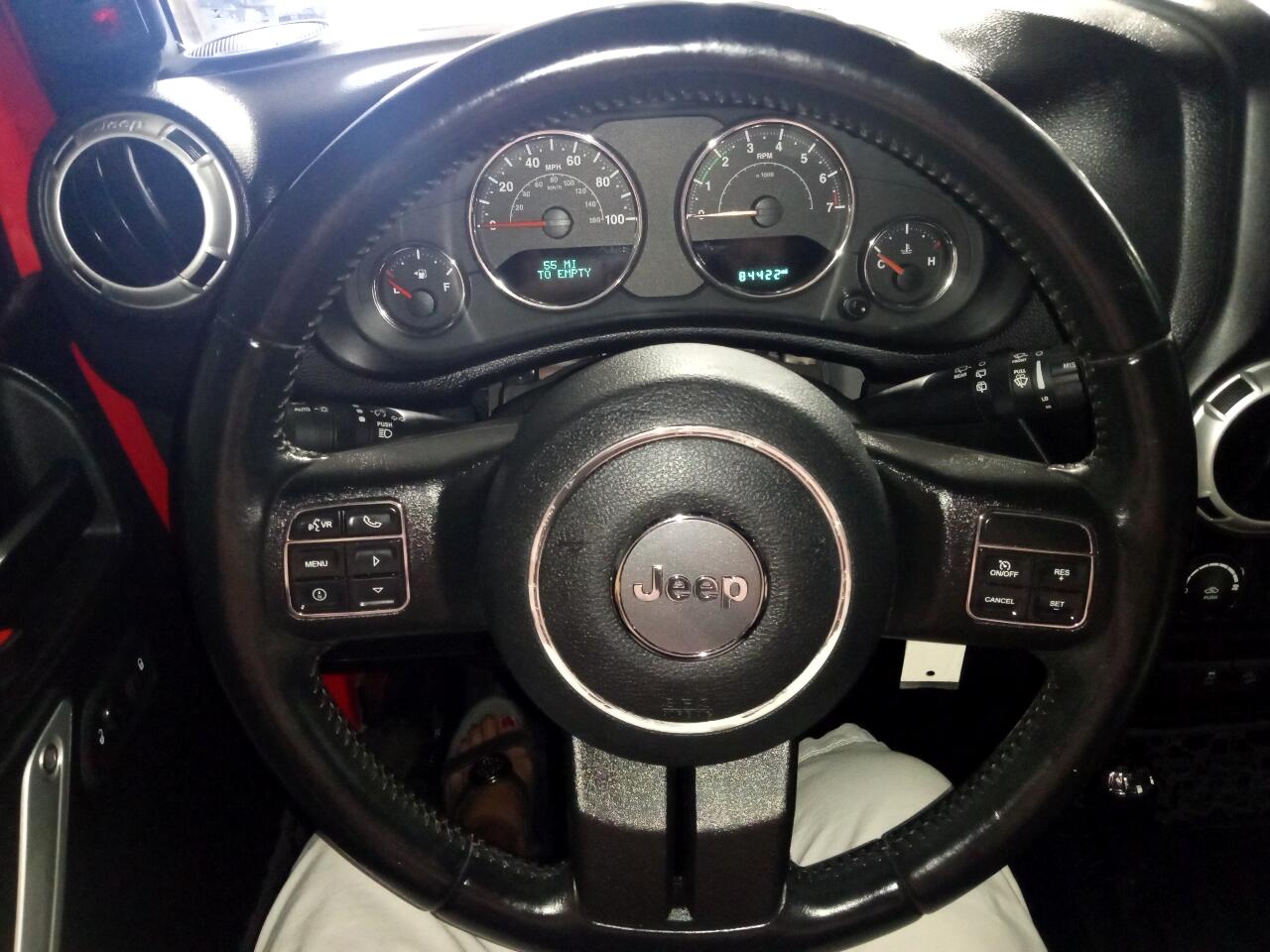 2017 Jeep Wrangler Unlimited Sahara photo 4