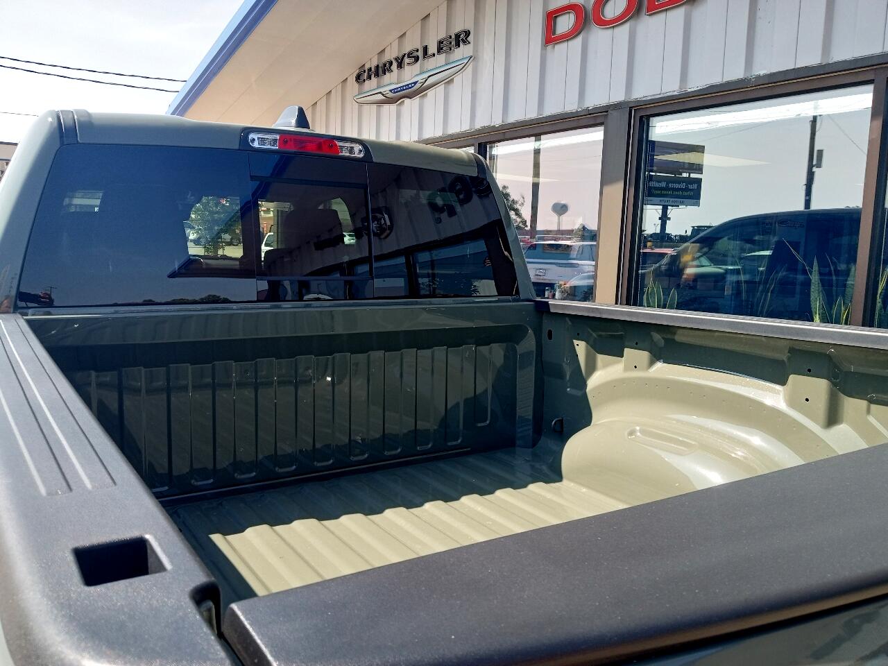 RAM 1500 Laramie 4x4 Crew Cab 5'7" Box 2026 RAM 1500 Laramie 4x4 Crew Cab 5'7" Box 2026