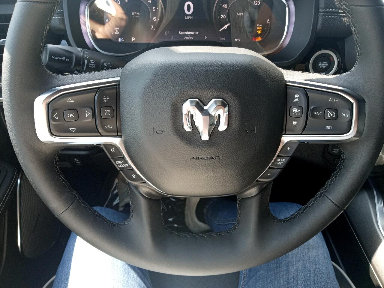 RAM 1500 Laramie 4x4 Crew Cab 5'7" Box 2026 RAM 1500 Laramie 4x4 Crew Cab 5'7" Box 2026