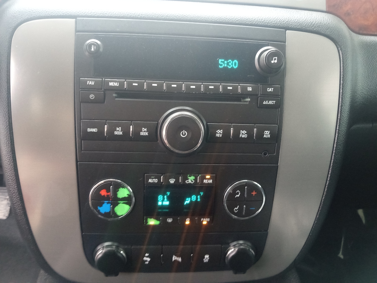 GMC Yukon 4WD 4dr 1500 SLE 2013