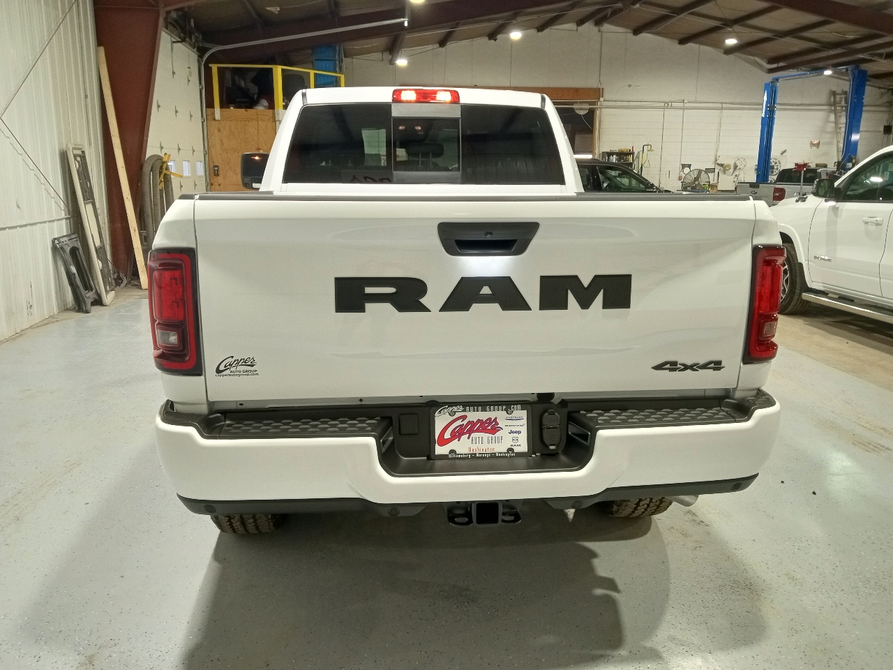 RAM 2500 Black Express 4x4 Crew Cab 6'4" Box 2026