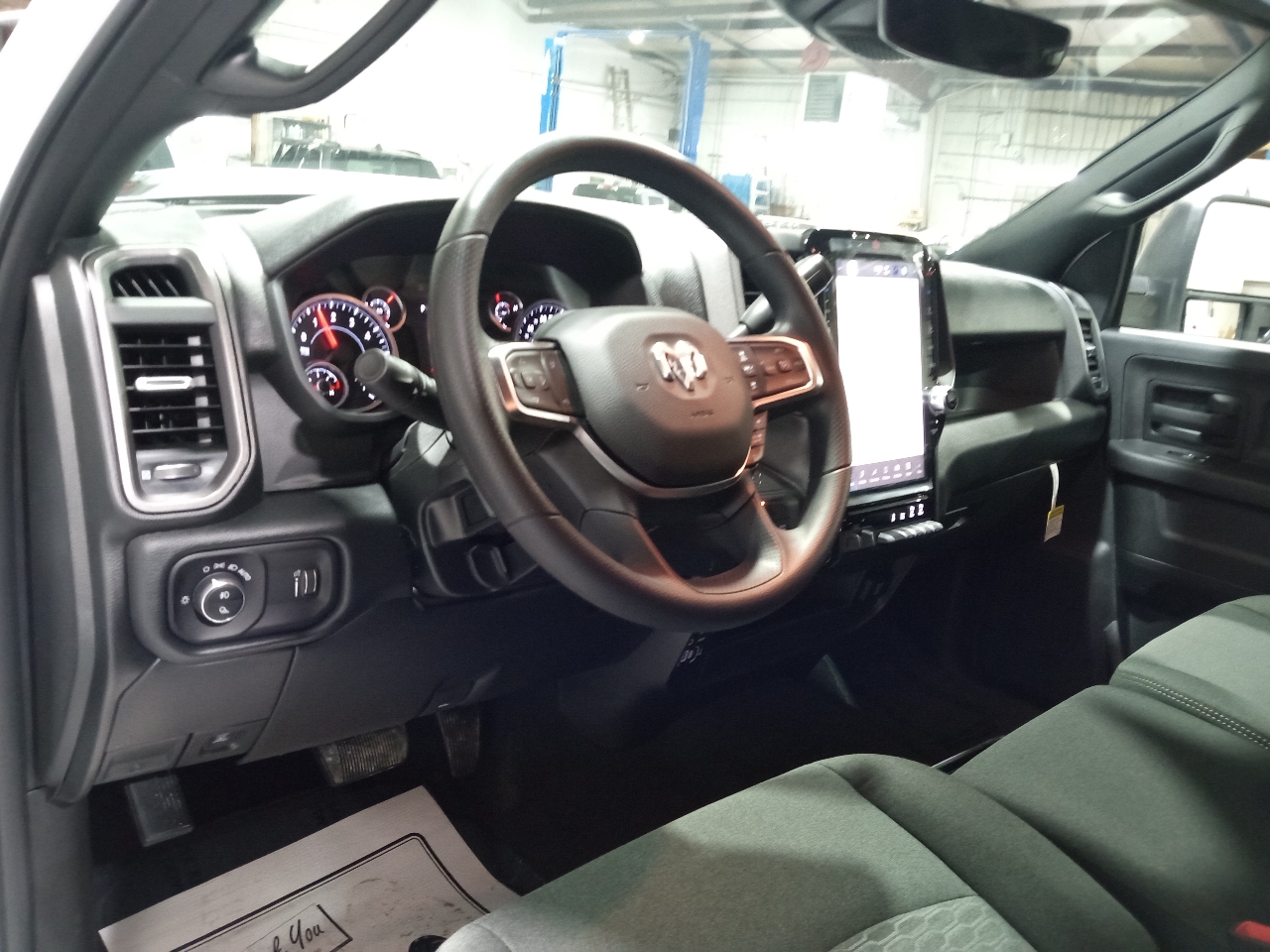 RAM 2500 Black Express 4x4 Crew Cab 6'4" Box 2026