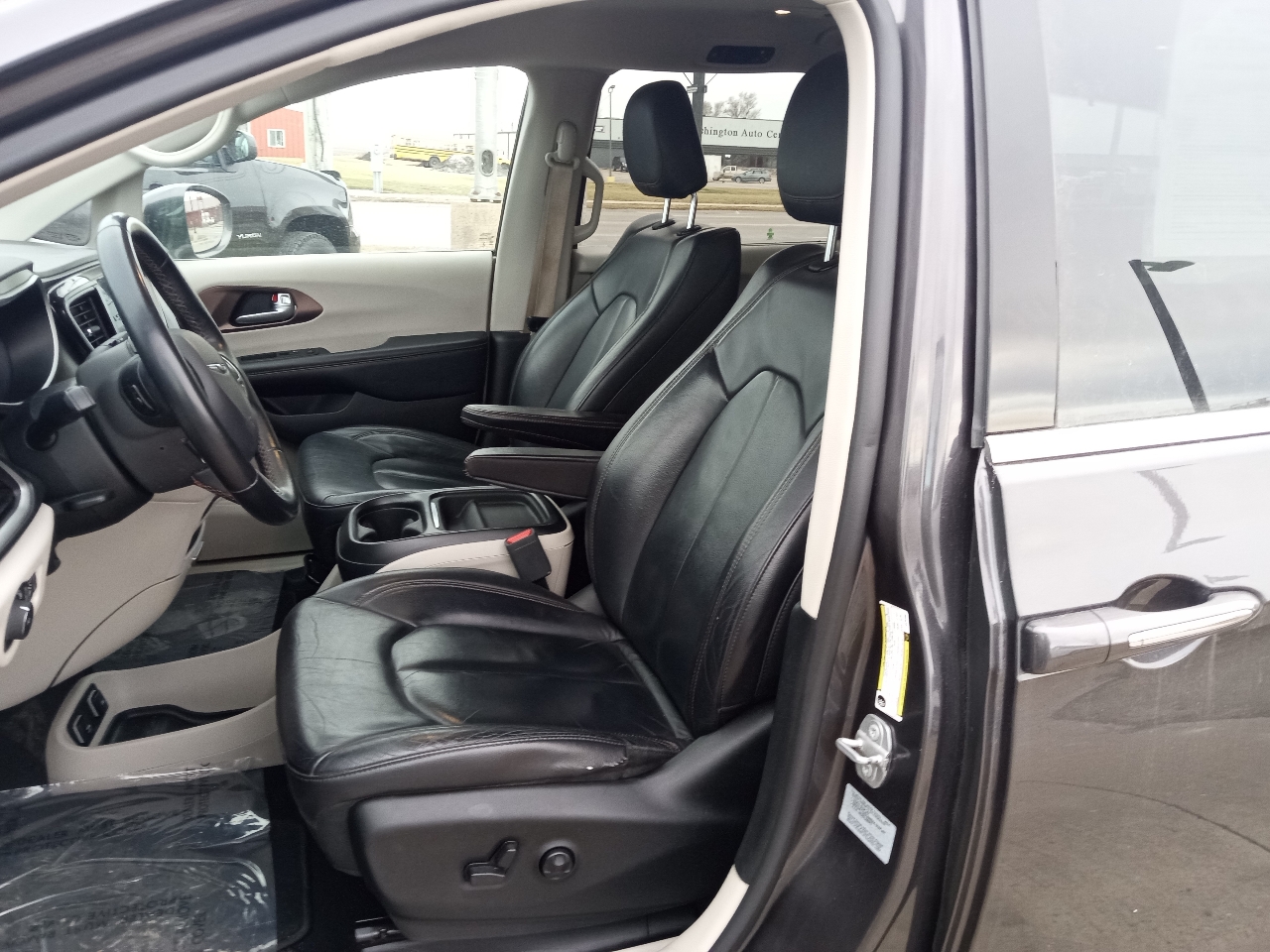 Chrysler Pacifica Touring-L FWD 2017