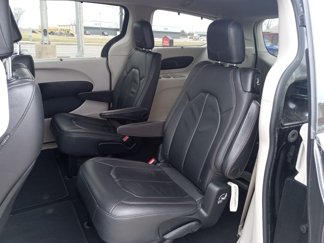 Chrysler Pacifica Touring-L FWD 2017