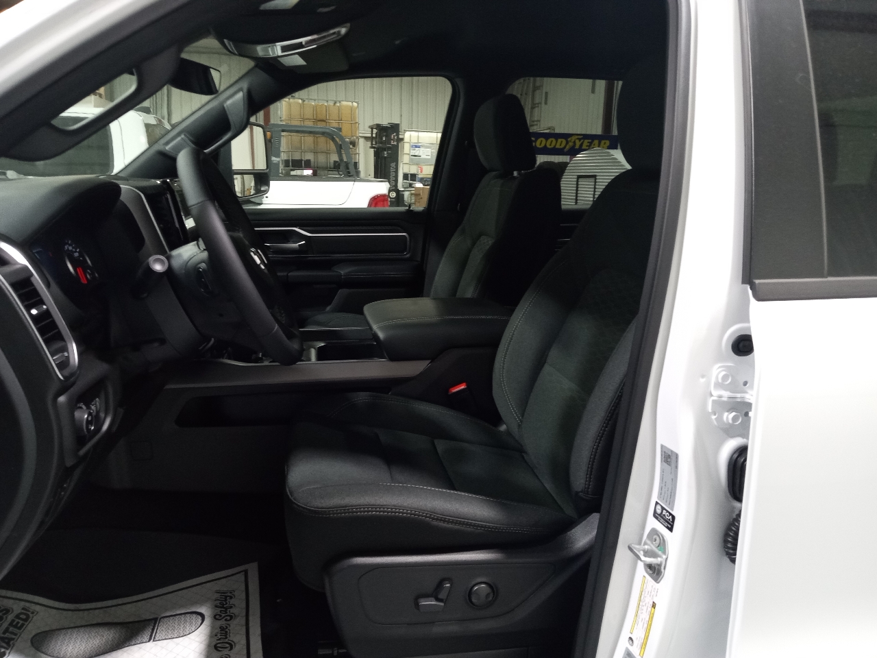 RAM 1500 Big Horn 4x4 Crew Cab 5'7" Box 2026