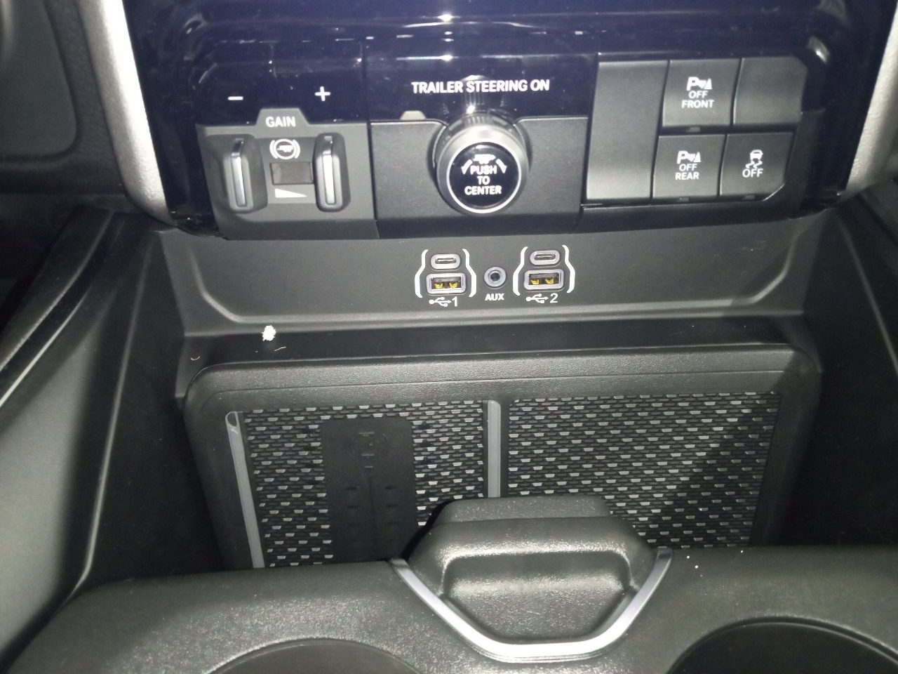 RAM 1500 Big Horn 4x4 Crew Cab 5'7" Box 2026