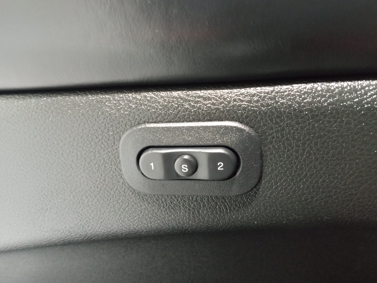 Jeep Grand Cherokee 4WD 4dr Overland 2015