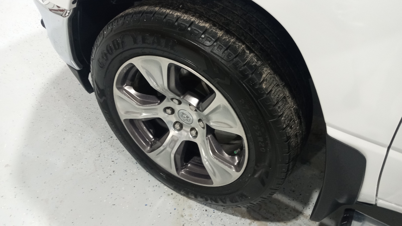 RAM 1500 Laramie 4x4 Crew Cab 5'7" Box 2023