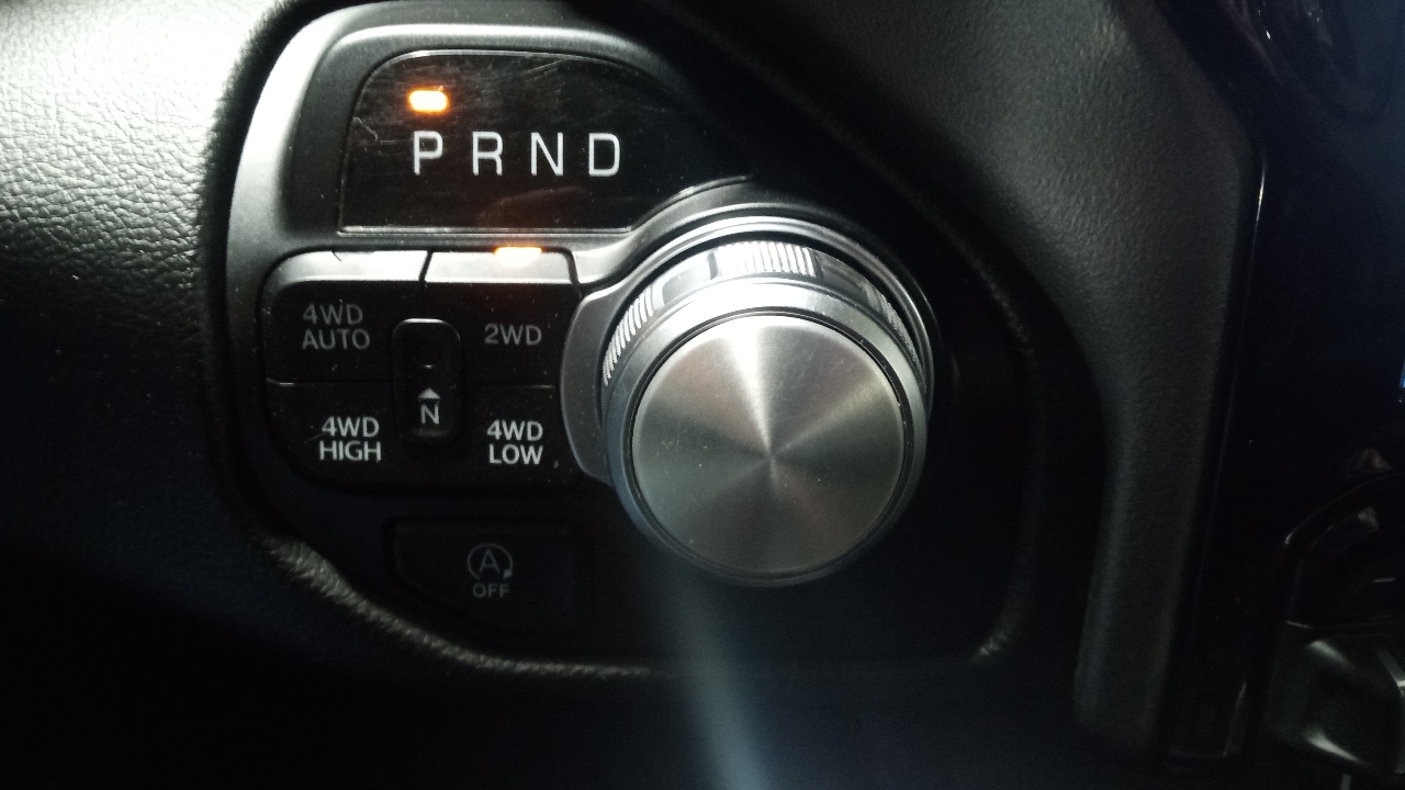 RAM 1500 Laramie 4x4 Crew Cab 5'7" Box 2023