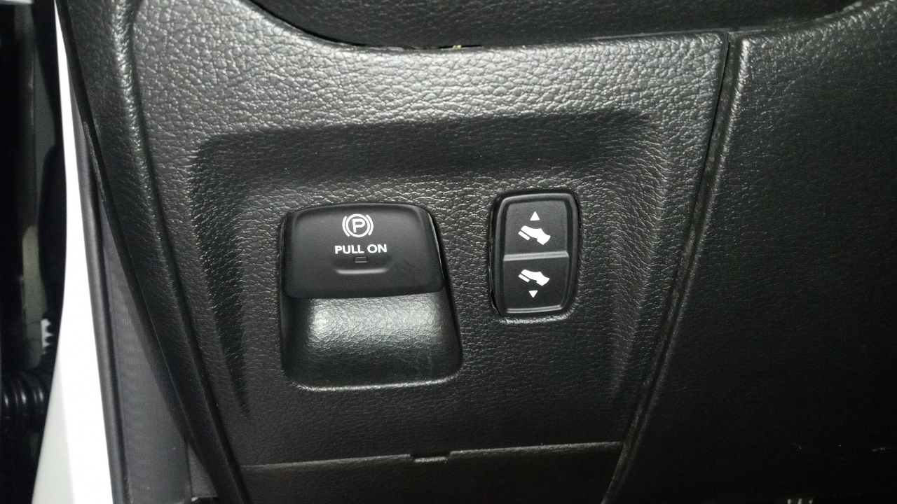 RAM 1500 Laramie 4x4 Crew Cab 5'7" Box 2023