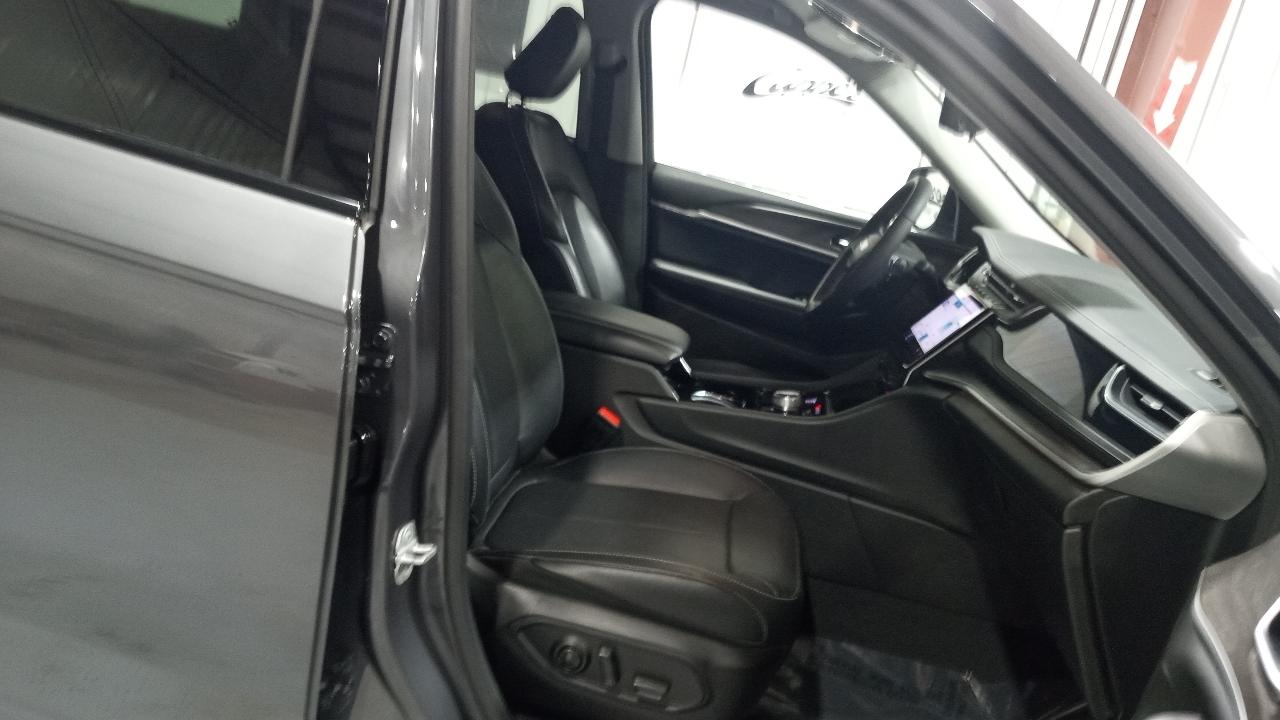 Jeep Grand Cherokee Limited 4x4 2023