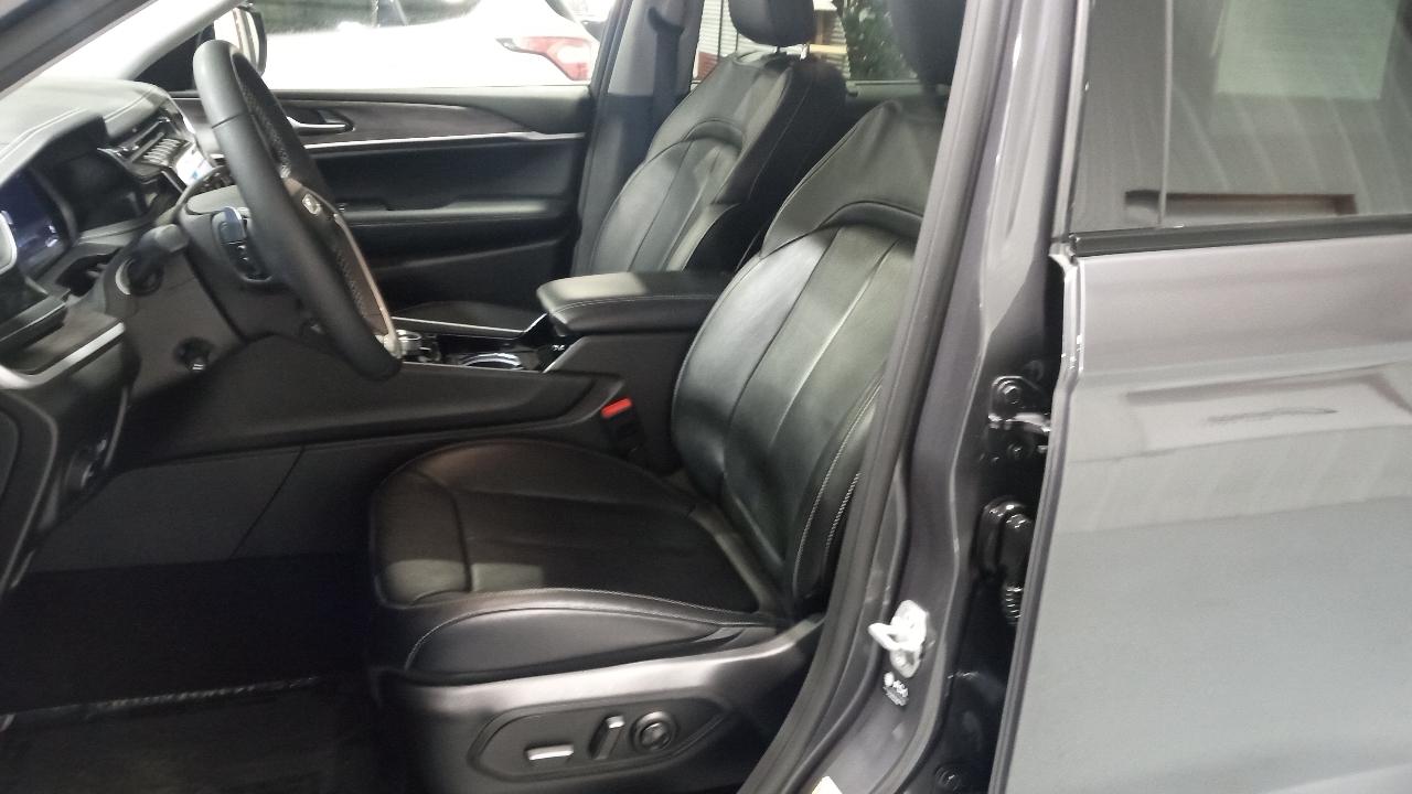 Jeep Grand Cherokee Limited 4x4 2023