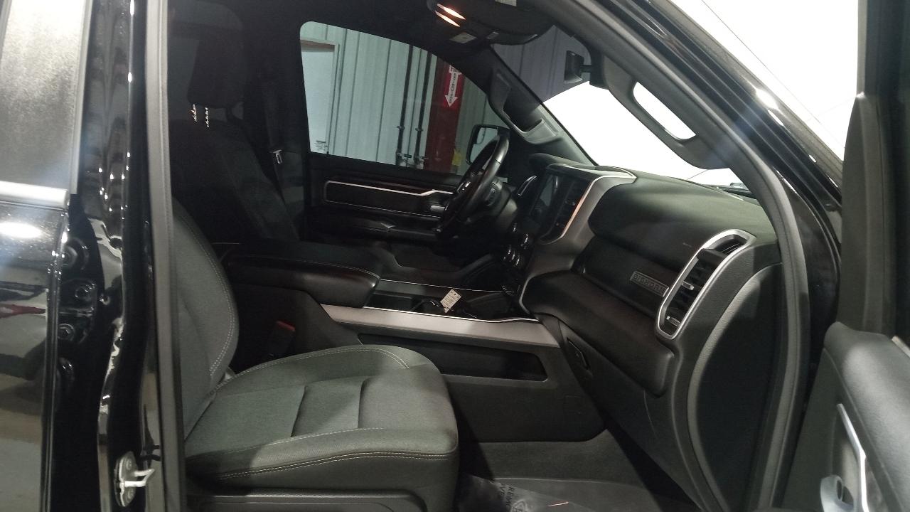 RAM 1500 Big Horn 4x4 Crew Cab 5'7" Box 2022