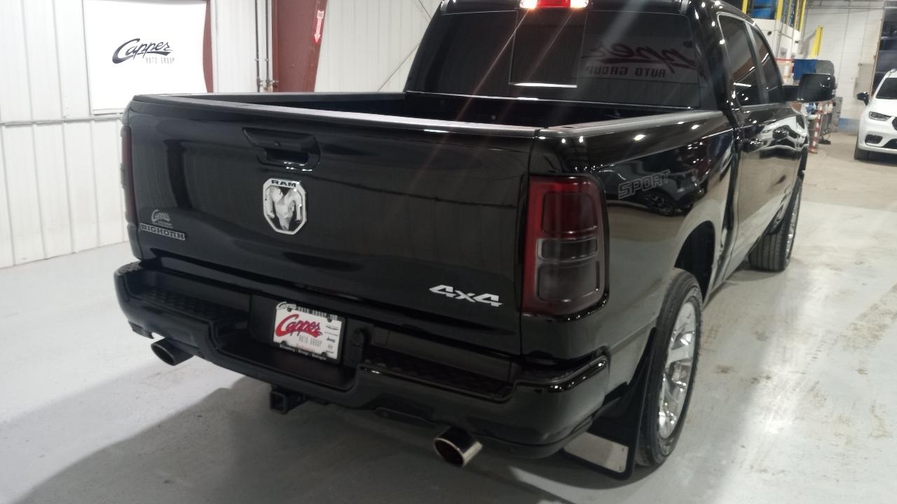 RAM 1500 Big Horn 4x4 Crew Cab 5'7" Box 2022