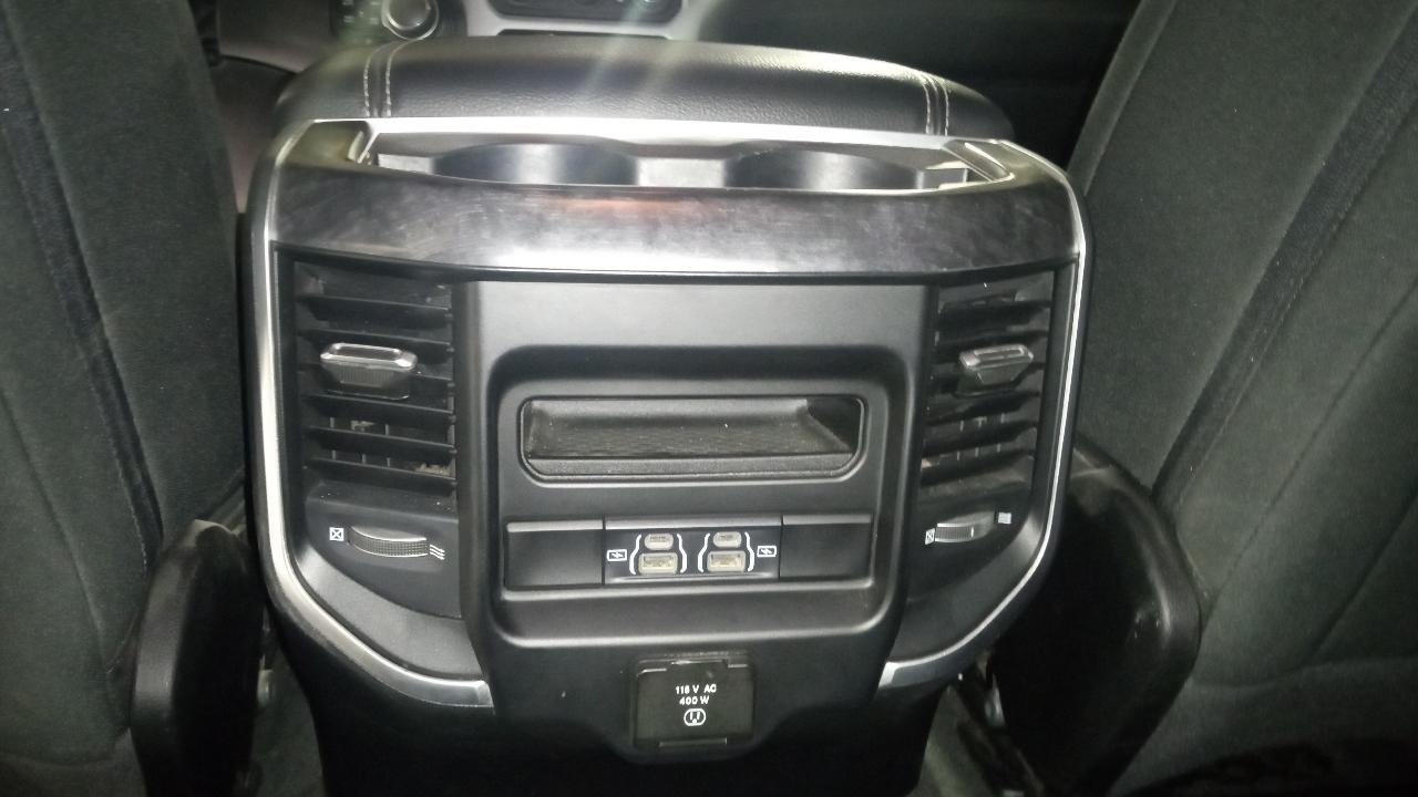 RAM 1500 Big Horn 4x4 Crew Cab 5'7" Box 2022