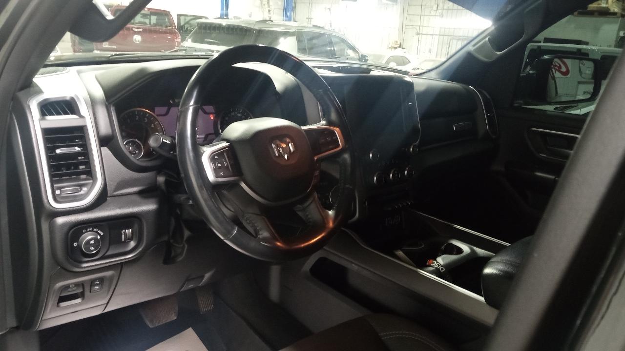 RAM 1500 Big Horn 4x4 Crew Cab 5'7" Box 2022