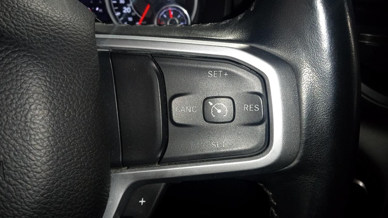 RAM 1500 Big Horn 4x4 Crew Cab 5'7" Box 2022