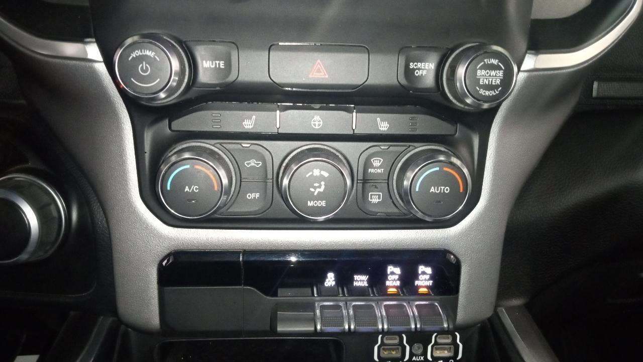 RAM 1500 Big Horn 4x4 Crew Cab 5'7" Box 2022