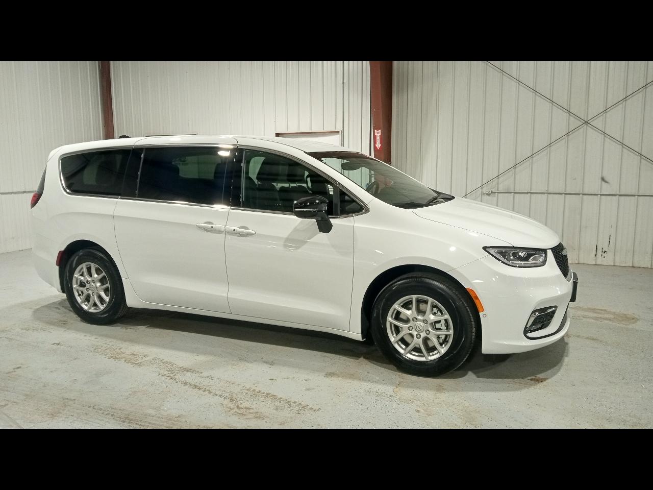 Chrysler Pacifica Select FWD 2026