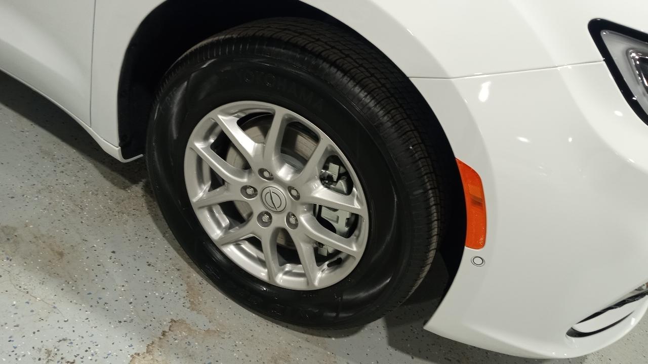 Chrysler Pacifica Select FWD 2026