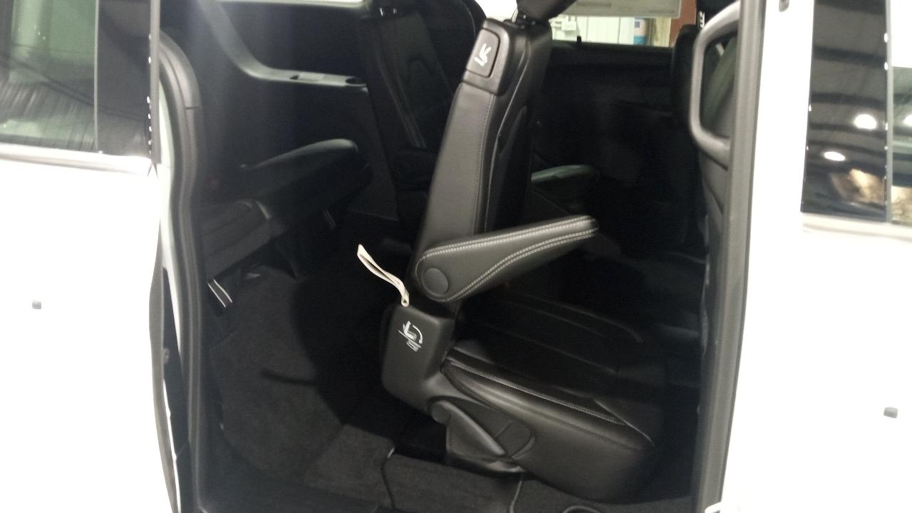 Chrysler Pacifica Select FWD 2026